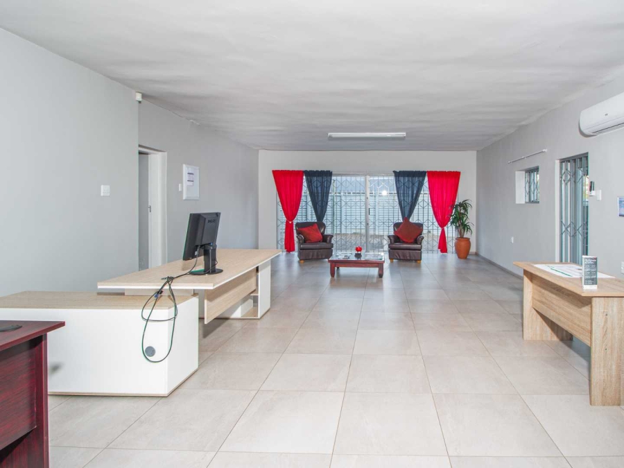 6 Bedroom Property for Sale in Schoemansville North West